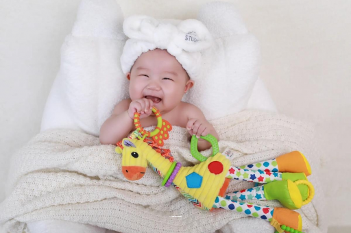 赤峰1岁宝宝流鼻涕打喷嚏 赤峰1岁宝宝流鼻涕打喷嚏